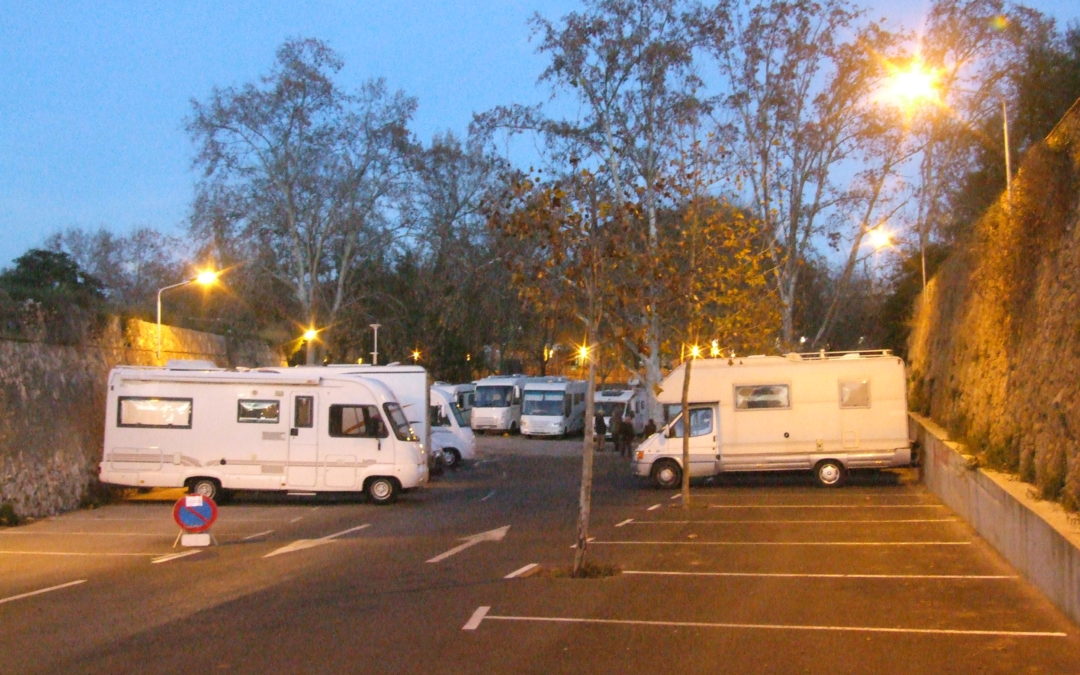 Aparcamiento de autocaravanas